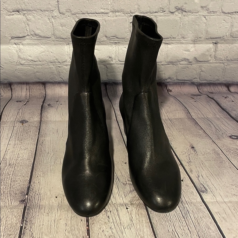 Stuart Weitzman Black Heeled Boots Size 8 Leather Designer Ankle/Booties - Picture 2 of 13
